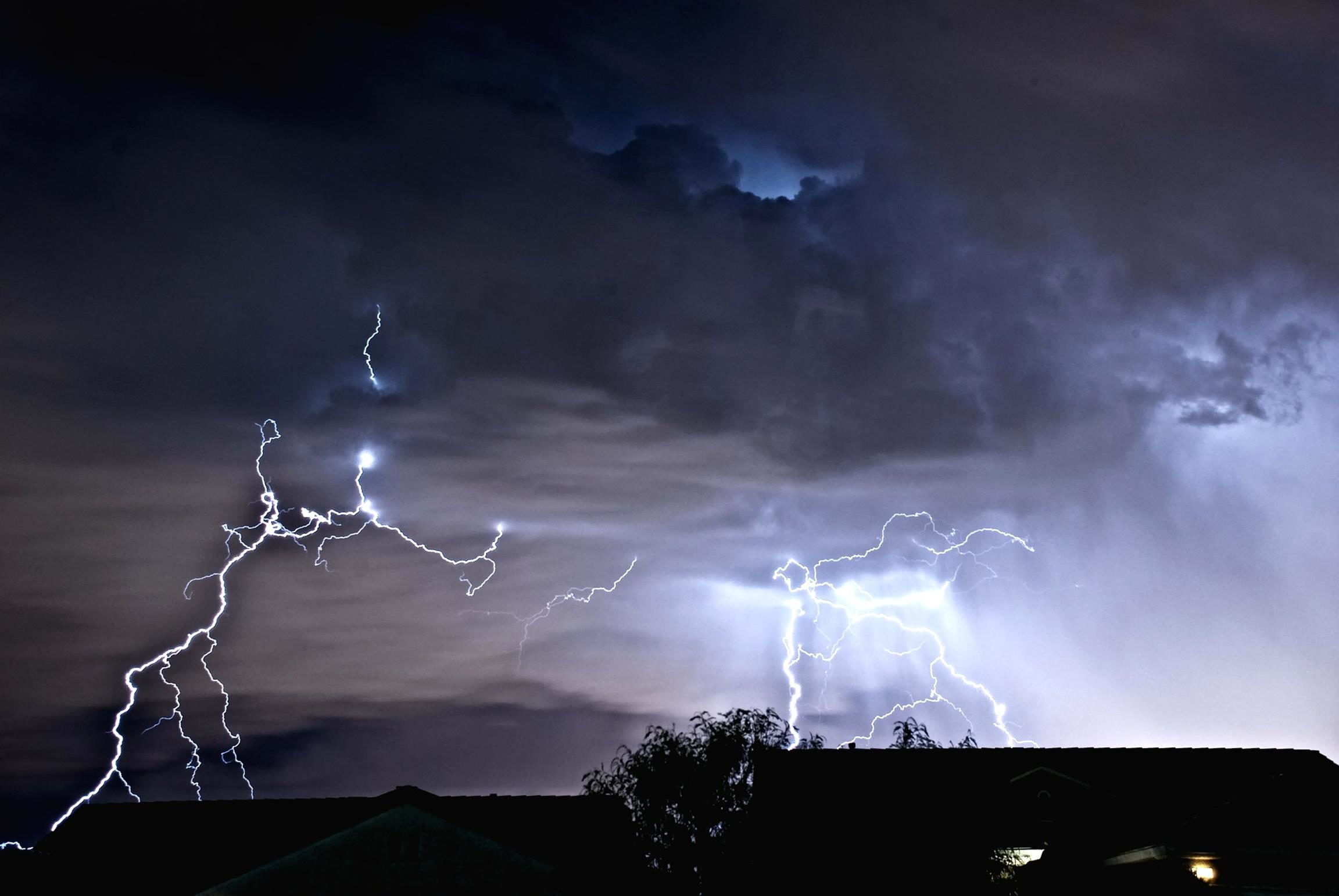 METEO: IN ARRIVO ROVESCI E TEMPORALI SULLE ZONE MONTANE E PEDEMONTANE, STATO DI ATTENZIONE IN ALCUNI BACINI IDROGRAFICI DEL VENETO